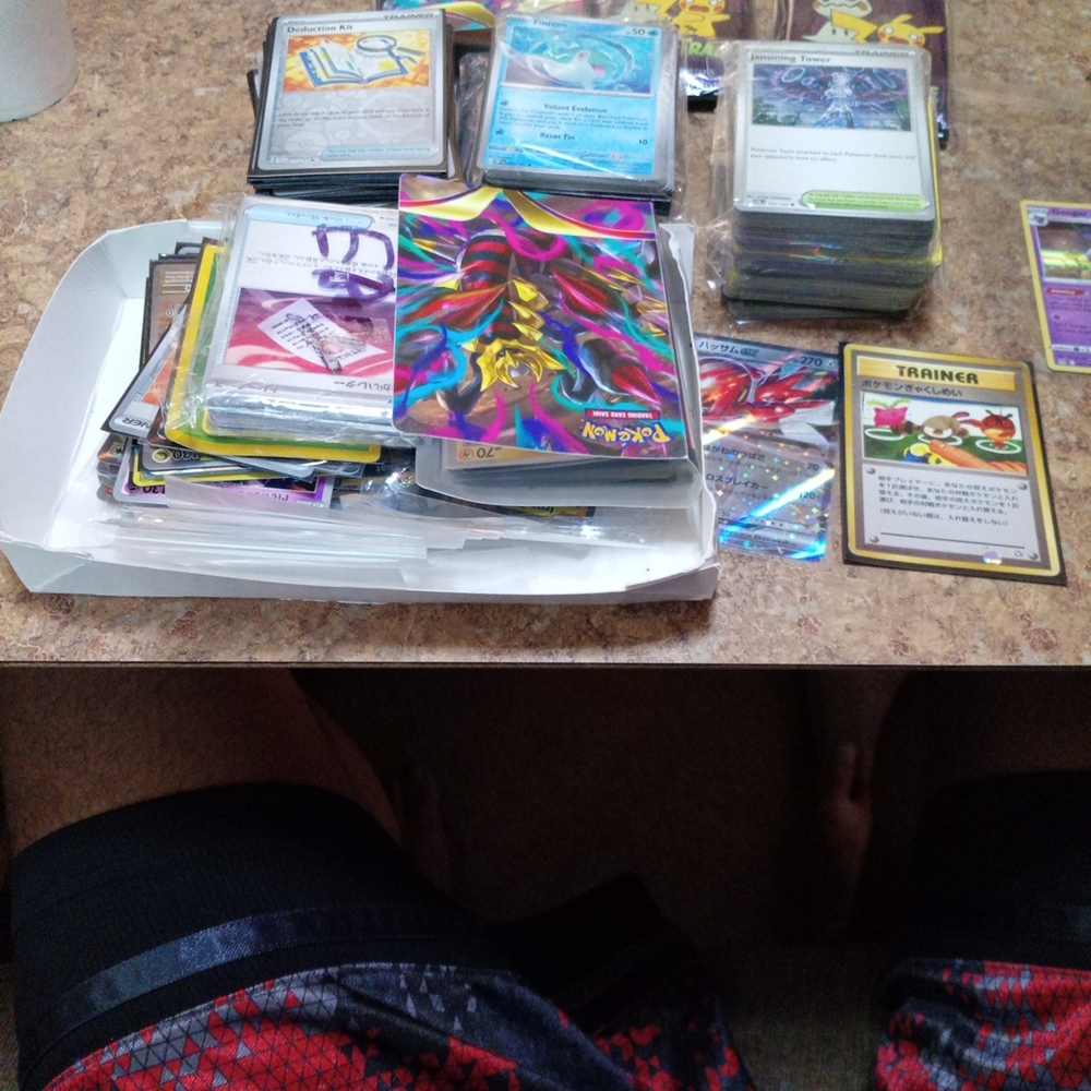 500 Pokemon Cards Lot